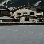 Gruber Apartmán *